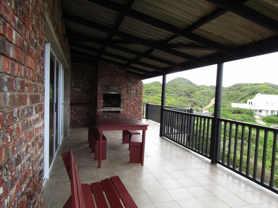 6 Bedroom Property for Sale in Oyster Bay Eastern Cape
